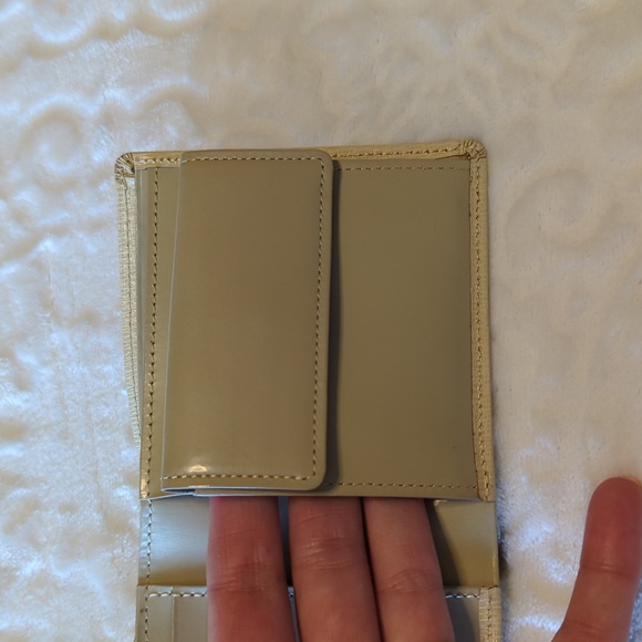 BURBERRYS Cream Leather Authentic Vintage Bifold Wallet - RARE Color! - Picture 9 of 14